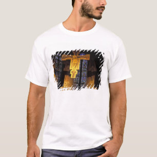 Camiseta Crucifixo acima do altar-mor na Santa