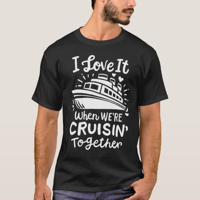 Camiseta Cruise Familiar 2024 Adoro Quando Estamos Cruzando (Frente)