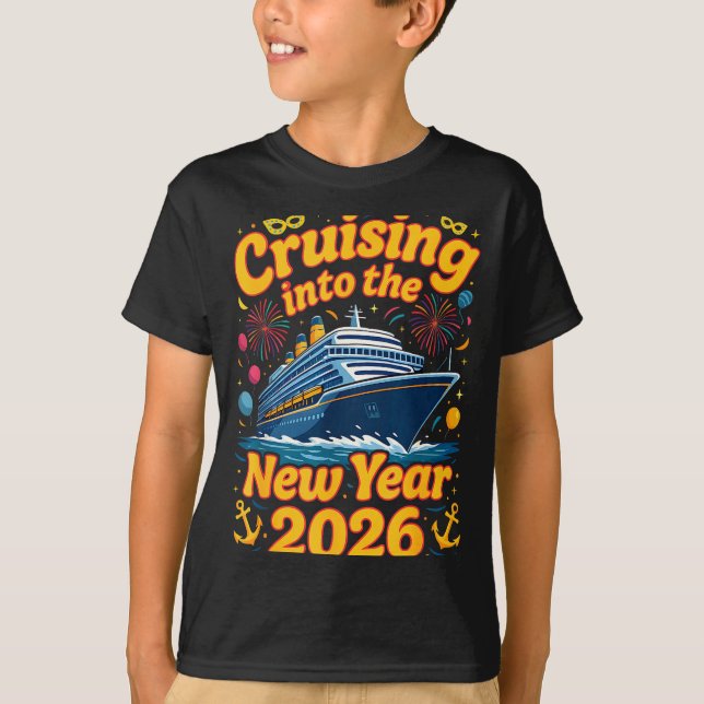 Camiseta Cruise Into The New Year 2026 Crew Squad Family Ma (Frente)