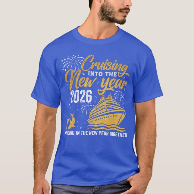 Camiseta Cruising Into 2026 New Years Matching Family Cruis (Frente)