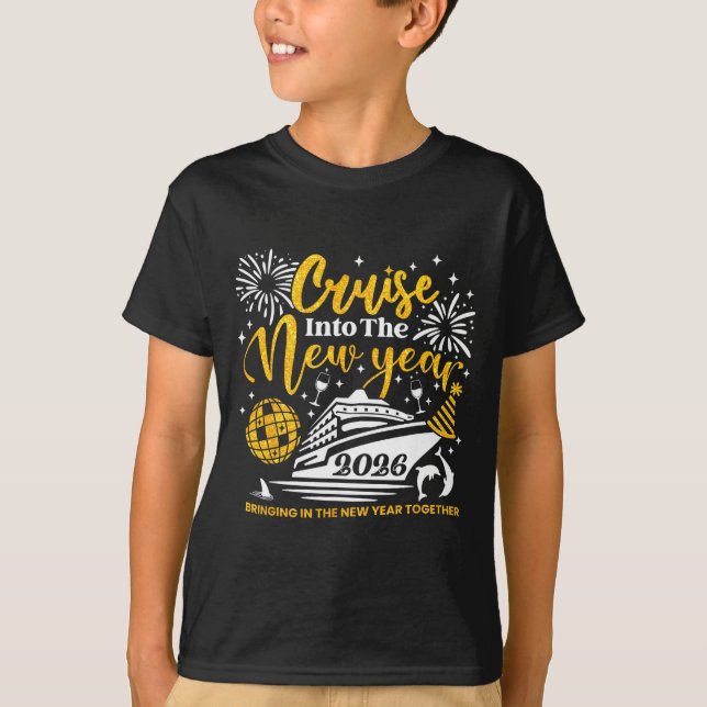 Camiseta Cruising Into The New Year 2026 Happy New Year 202 (Frente)