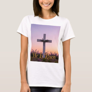 Camiseta Cruz branca minimalista adornada com lavanda