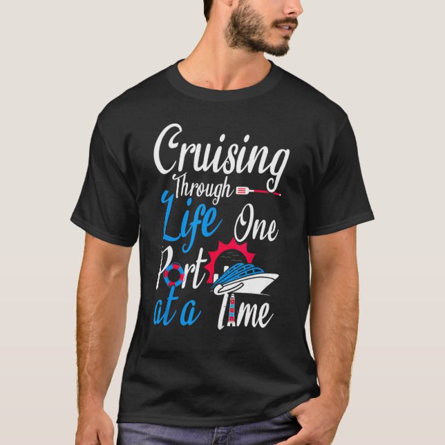 Camiseta Cruzando Ao Longo Da Vida Uma Porta Por Barco De T (Frente)