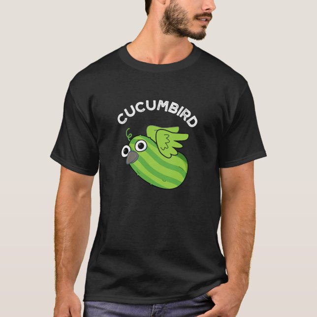 Camiseta Cucumbird Funny Veggie Pepino Pun Dardo BG (Frente)