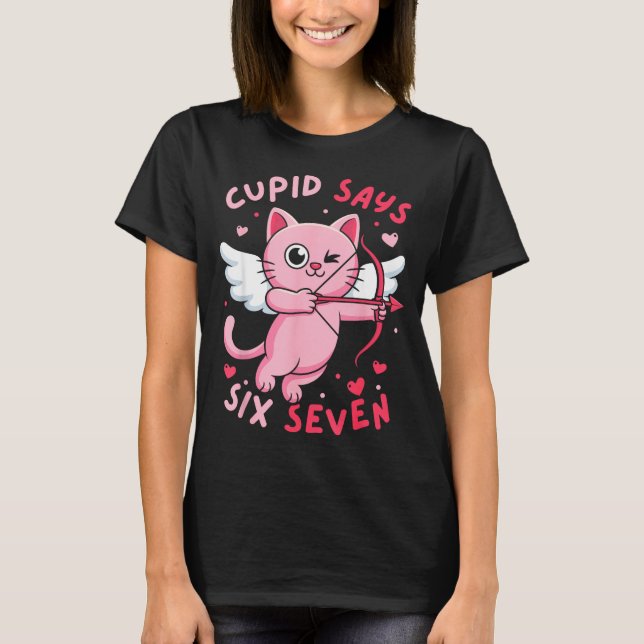 Camiseta Cud Says 67 Six Seven Meme Cute Cat Valentine's Da (Frente)