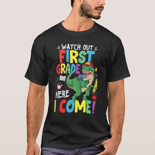 Camiseta Cuidado Com A Série 1rua Aqui Eu Volto Ao Dinossau (Frente)