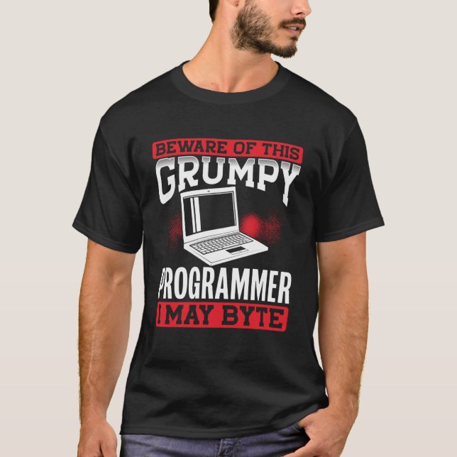Camiseta Cuidado Com Este Programador Engraçado Que Posso B (Frente)
