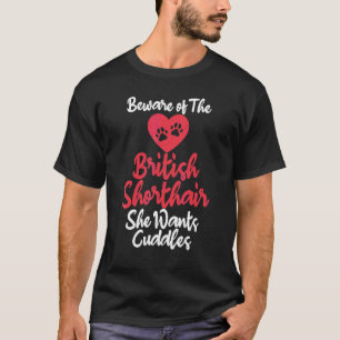 Camiseta Cuidado Com O Ar Curto Britânico Ela Quer Cudles B