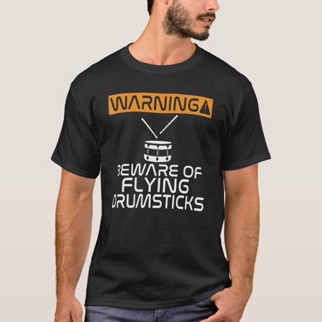 Camiseta Cuidado Com O Drummer De Bebidas Voadoras (Frente)