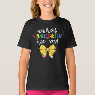 Camiseta Cuidado Com O Jardim De Infância Aqui Eu Venho Mai