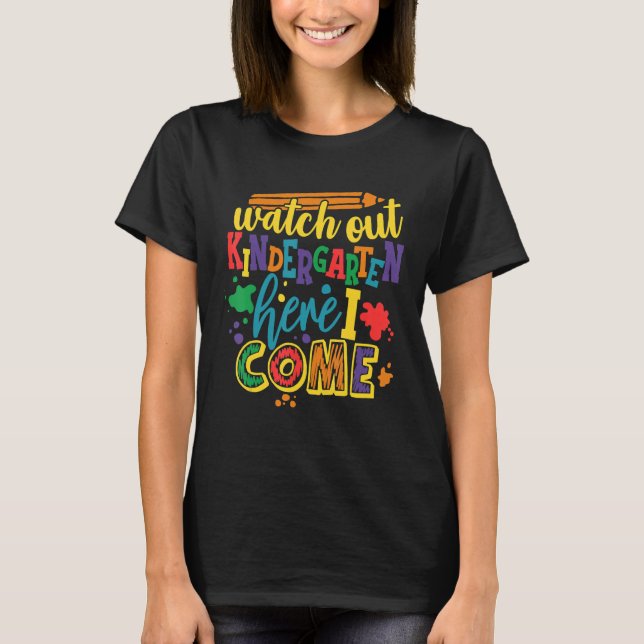 Camiseta Cuidado Com O Jardim De Infância Aqui Eu Vim Profe (Frente)