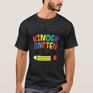 Camiseta Cuidado Com O Jardim De Infância Aqui Eu Volto Par