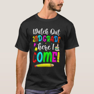 Camiseta Cuidado Com O segundo Aqui Eu Volto Para A Escola