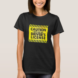 Camiseta Cuidado Eu Acabei De Receber O Desi De Condução De