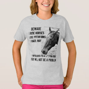 Camiseta CUIDADO - EU CAMINHO CAVALOS - T-Shirt