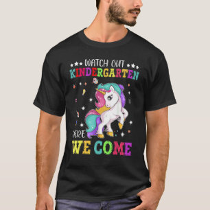 Camiseta Cuidado Jardim de Infância Aqui Vamos Nós Unicórni