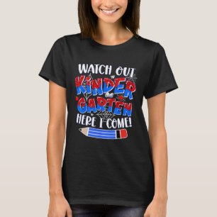 Camiseta Cuidado Jardim de Infância Aqui Vou Eu Kinder Volt