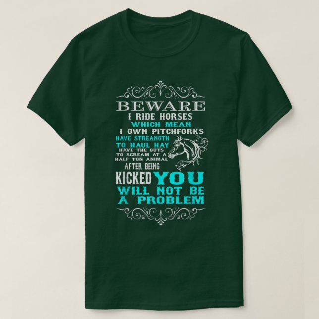 Camiseta Cuidado Que Ando Cavalos Engraçados, Sobretudo Cav (Frente do Design)