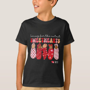 Camiseta Cuidando dos Queridinhos mais Fofos Enfermeira Nic