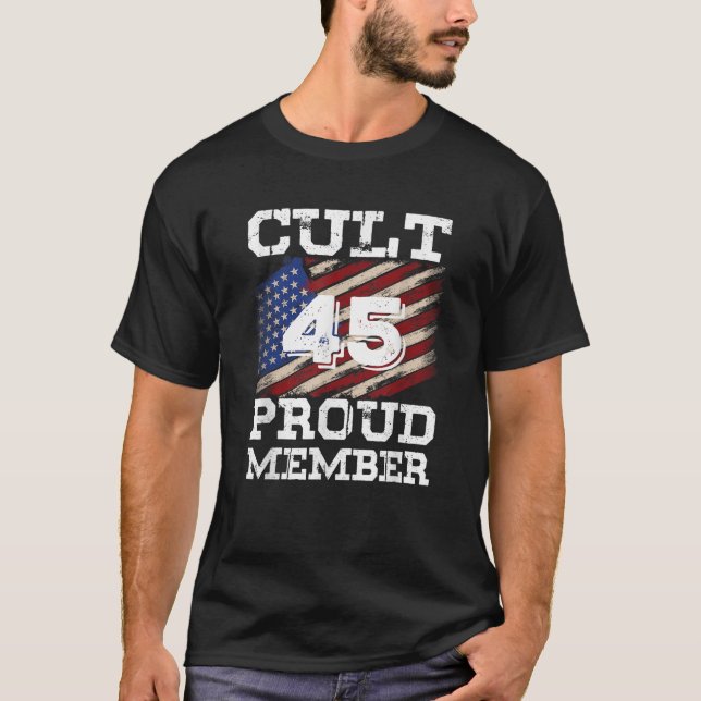 Camiseta Culto 45 Orgulhoso Membro Trump 2020 Apoio Eleitor (Frente)