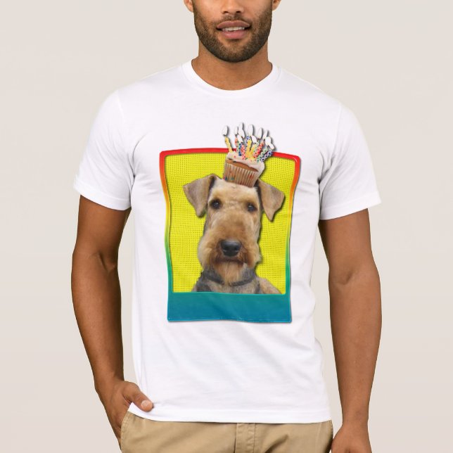 Camiseta Cupcake do aniversário - Airedale (Frente)