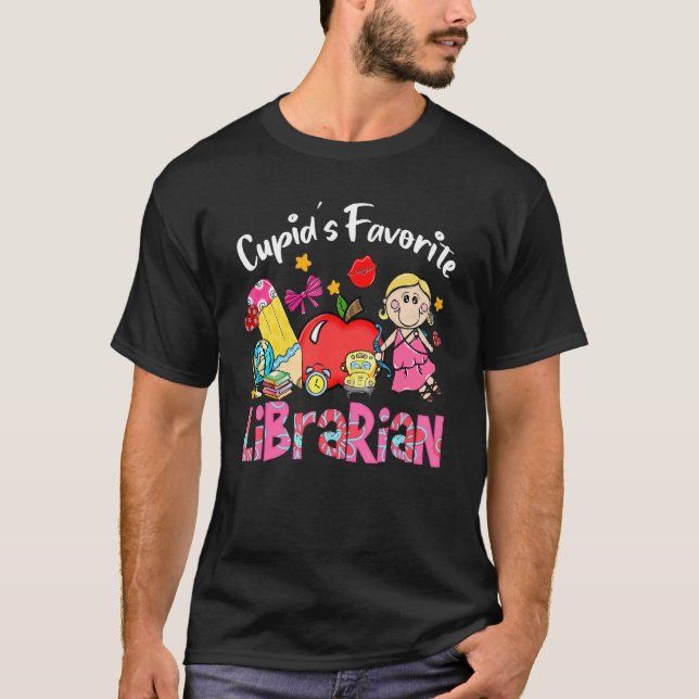 Camiseta Cupid's Favorite Libararian Apple Cute Cupid Valen (Frente)