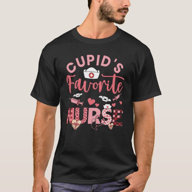 Camiseta Cupid's Favorite Nurse Valentines Day Medical Nurs (Frente)