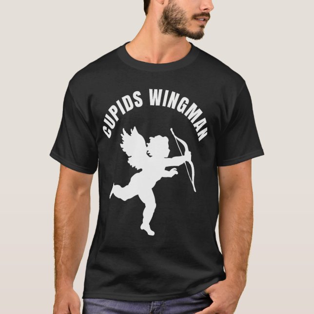 Camiseta Cupids Wingman Dia de os namorados Encantado Camis (Frente)