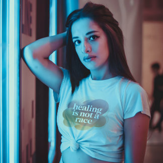 Camiseta Cura Não é uma Corrida – Pastel Wellness
