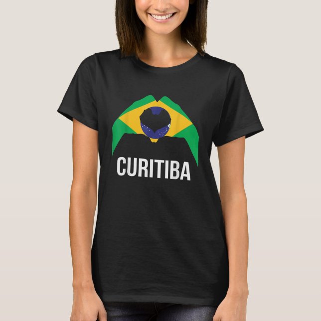 Camiseta Curitiba: Cidade do Brasil Ama Bandeira (Frente)