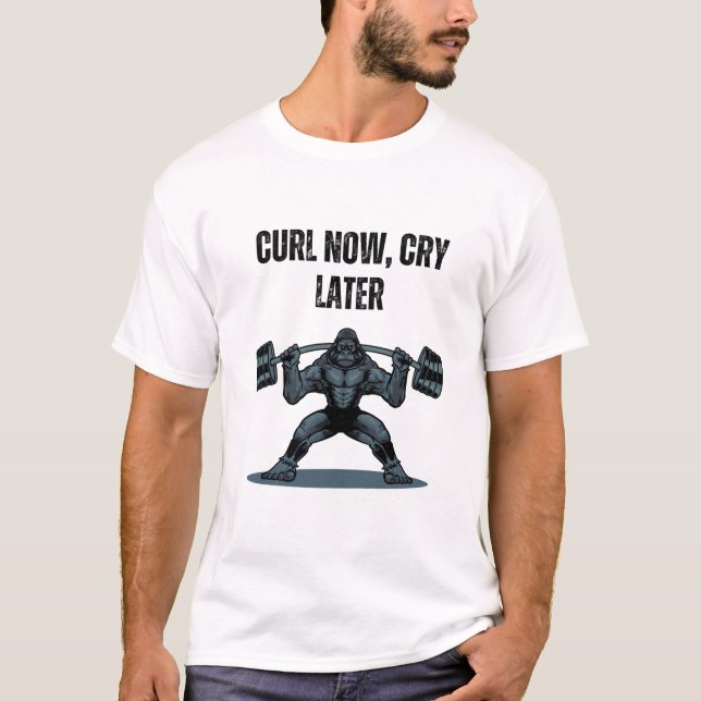 Camiseta “Curl Now, Cry Later” is a playful and motivating  (Frente)