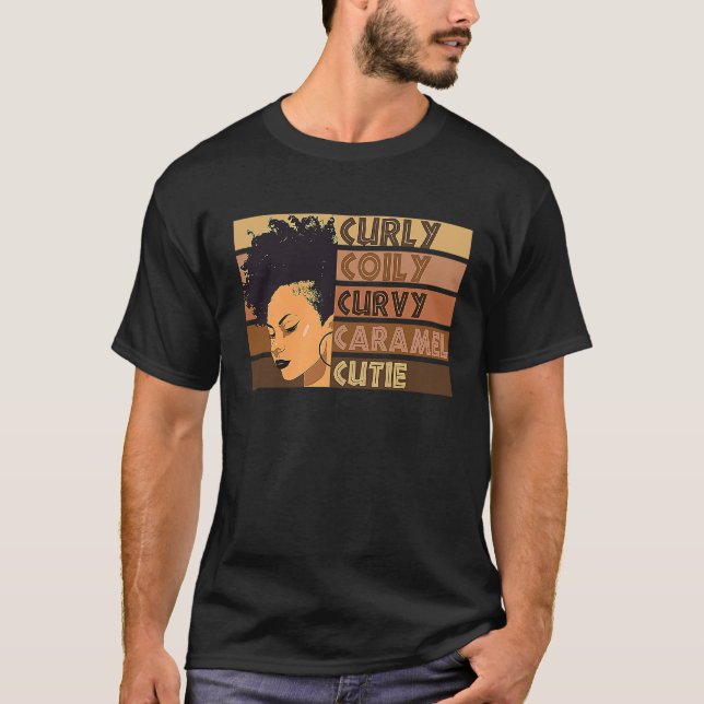 Camiseta Curly Coily Curvy Caramel Cutie Afro Love African  (Frente)