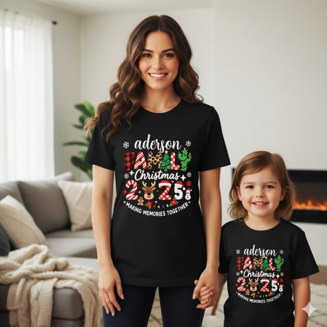 Camiseta Custom Family Name Christmas 2025 Festive Holiday (Criador carregado)