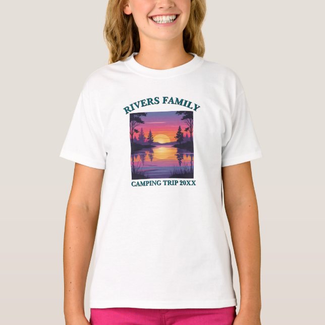Camiseta Custom Family Reunion Camping By The Lake T-Shirt (Frente)
