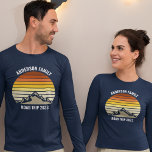 Camiseta Custom Family Reunion Road Trip Sunset Long Sleeve<br><div class="desc">This cool orange vintage sunset over rocky mountains in nature makes a great image for a set of customized t-shirts for a family reunion, road trip, or summer vacation. Commemorate your holiday week with matching tees for mom, dad, brother and sister. Just add your own last name and the year...</div>