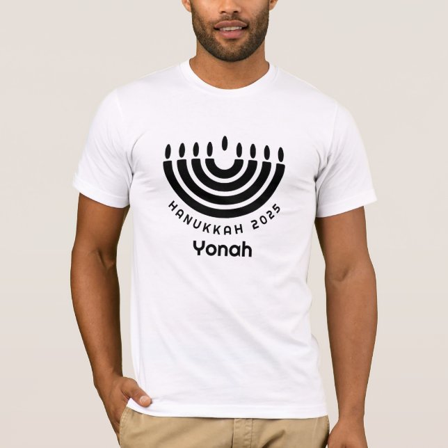 Camiseta Custom Matching Hanukkah 2025 Menorah Minimalist (Frente)