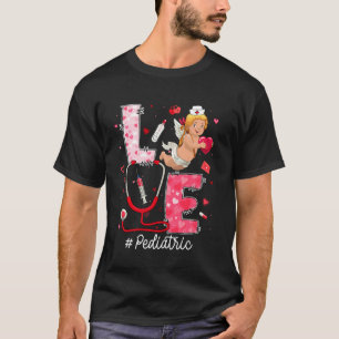 Camiseta Cute Amor Enfermeira Pediátrica Corações de Cupido