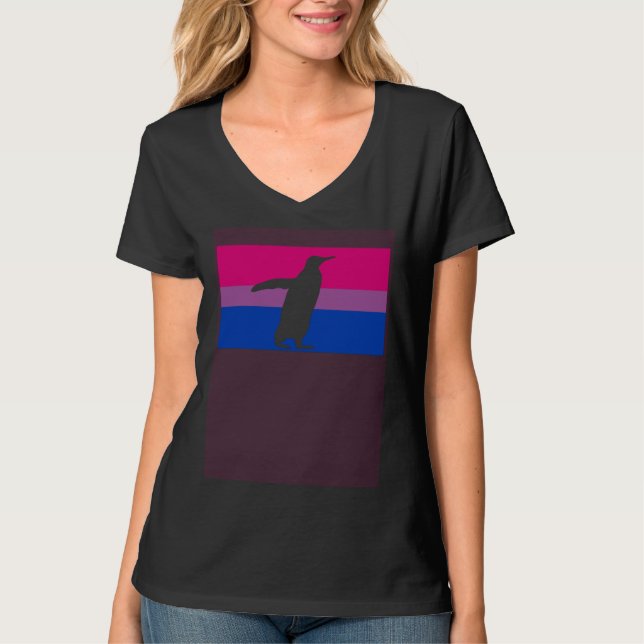 Camiseta Cute Arctic Penguin Love Gay Bisexual Pride Flag Z (Frente)