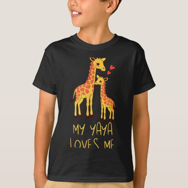 Camiseta Cute Baby Giraffe And Grandma My Yaya Loves Me  (Frente)