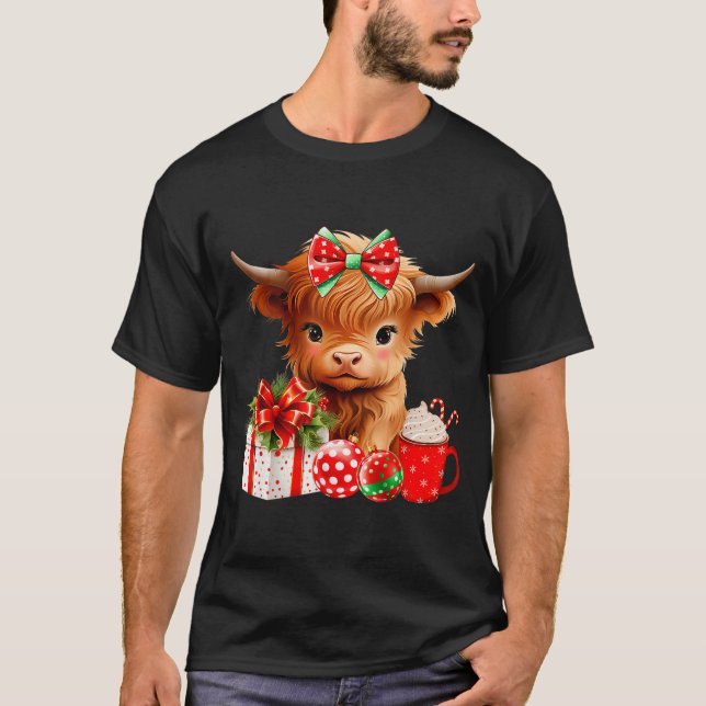 Camiseta Cute Baby Highland Cow Merry Christmas Farmer Cow  (Frente)