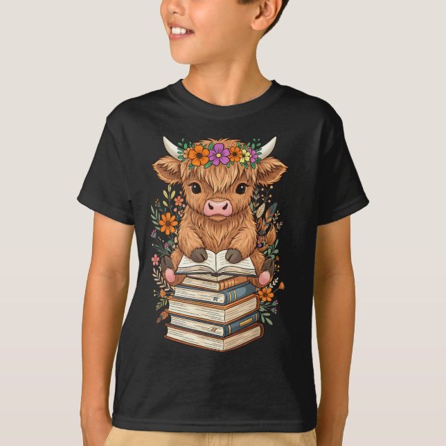 Camiseta Cute Baby Highland Cow Reading Book Librarian Book (Frente)