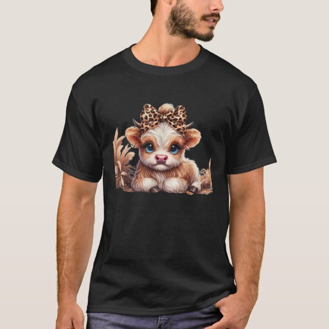 Camiseta Cute Baby Highland Cow With flowers Calf Animal Le (Frente)