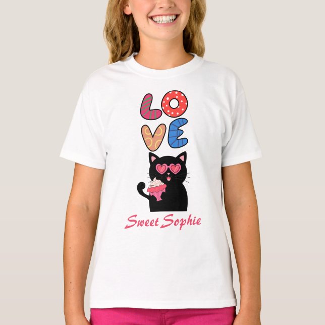 Camiseta Cute Black Cat with Heart Sunglasses & Cupcake  (Frente)