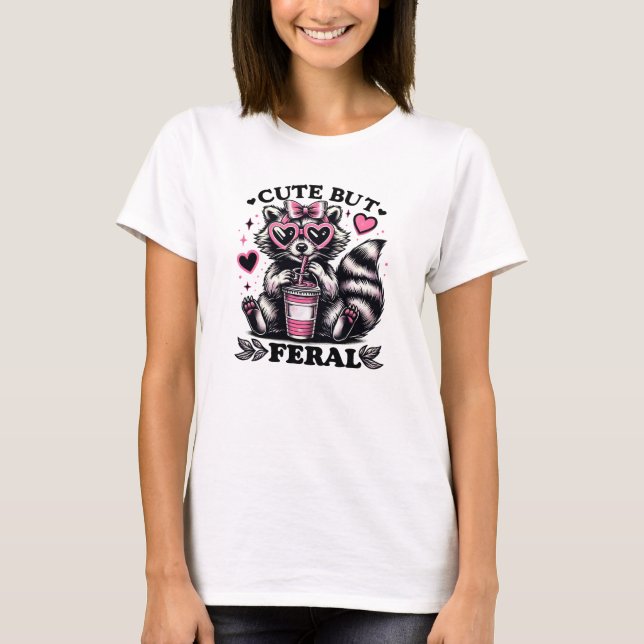 Camiseta Cute but Feral Raccoon Pink Glasses (Frente)