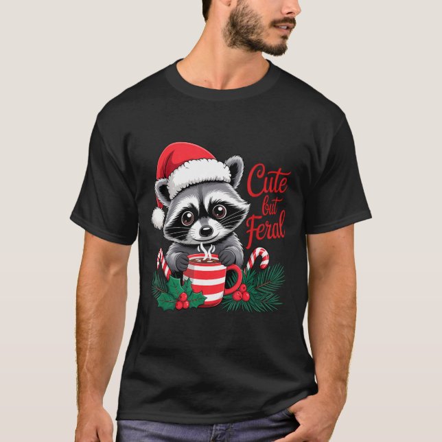 Camiseta Cute But Feral Raccoon With Santa Hat Xmas Cute Ch (Frente)