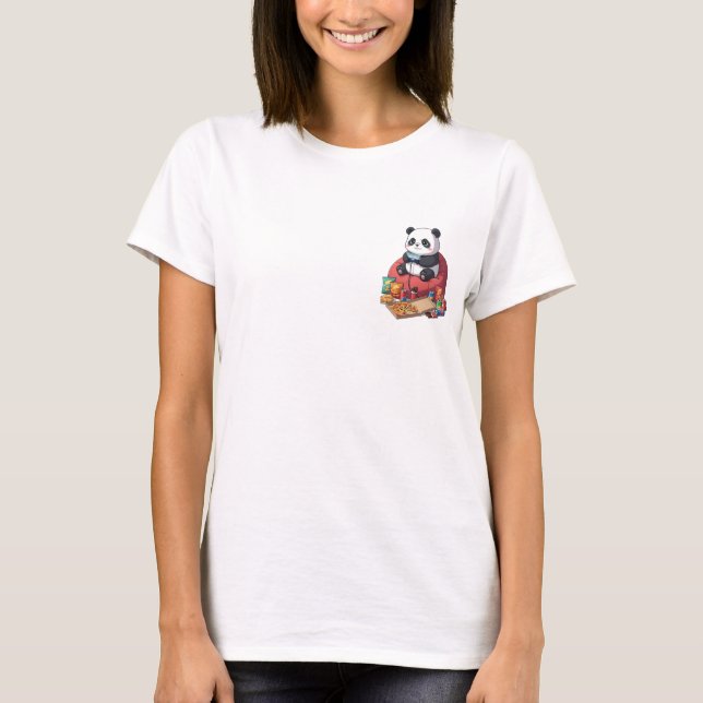 Camiseta Cute Cartoon Panda Gamer Playing on Beanbag (Frente)