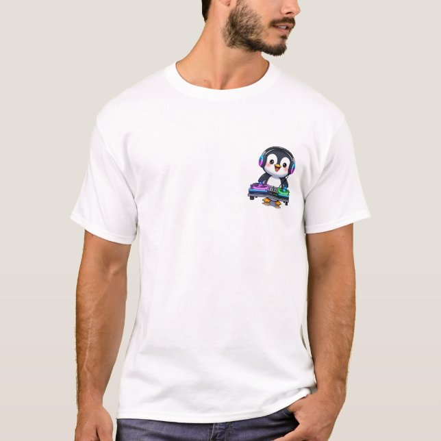 Camiseta Cute Cartoon Penguin DJ Illustration (Frente)