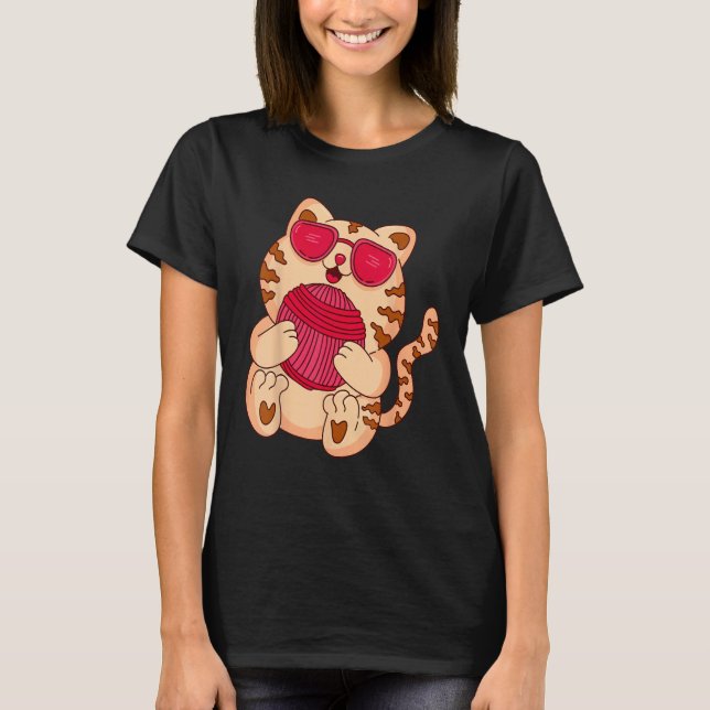 Camiseta Cute Cat with Wool Ball  Knitting (Frente)