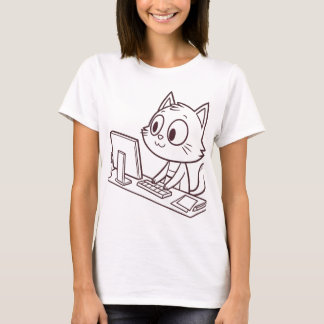 Camiseta Cute Cat Working on Laptop T-Shirt - Funny Remote
