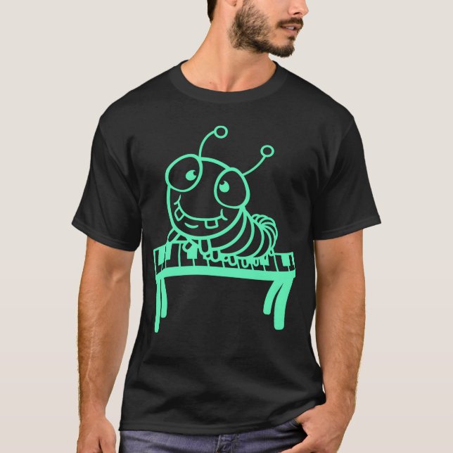 Camiseta Cute Caterpillar Plays Keyboard Piano Keys Animal  (Frente)